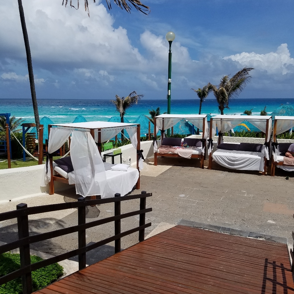 Meet your Posher, Posh